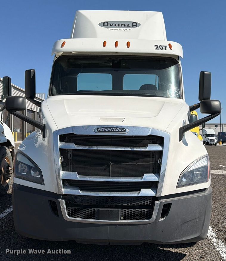 image for item ED5123 2019 Freightliner Cascadia  semi truck