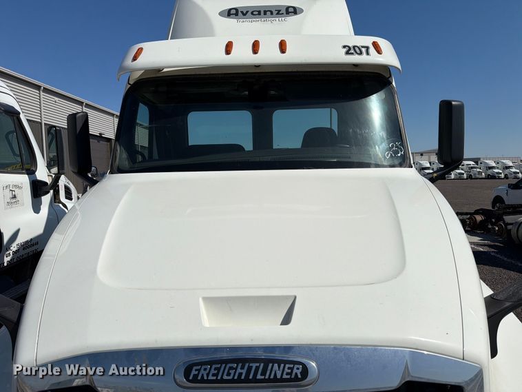 image for item ED5123 2019 Freightliner Cascadia  semi truck