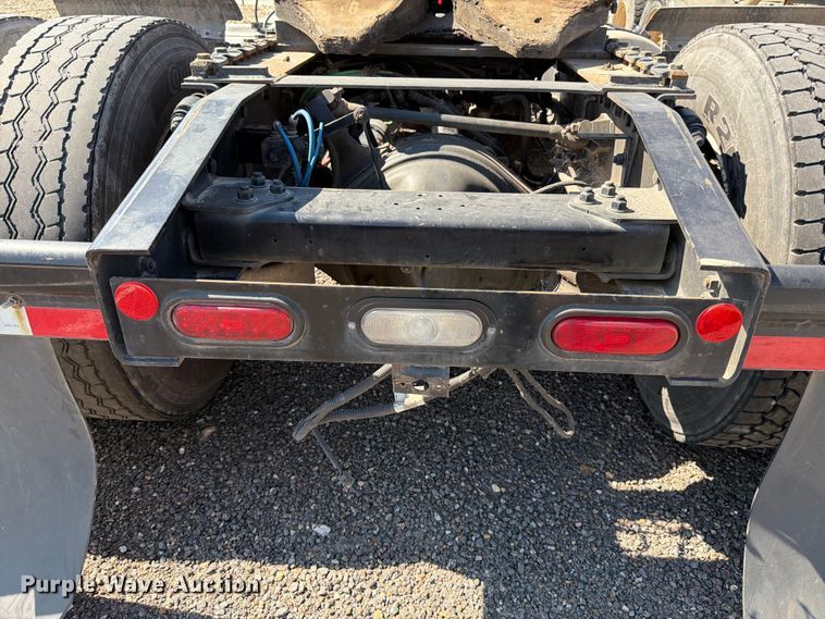 image for item ED5123 2019 Freightliner Cascadia  semi truck