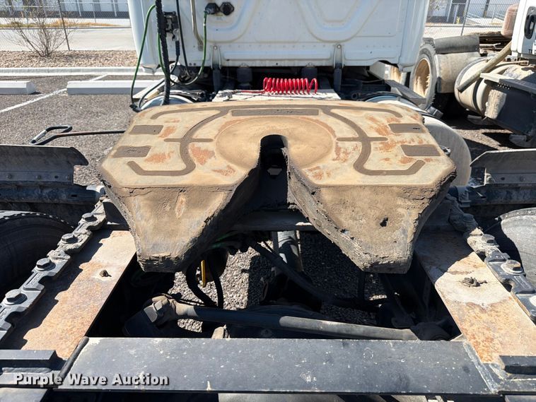 image for item ED5123 2019 Freightliner Cascadia  semi truck