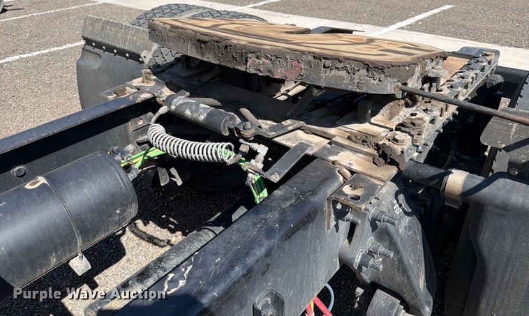 image for item ED5123 2019 Freightliner Cascadia  semi truck