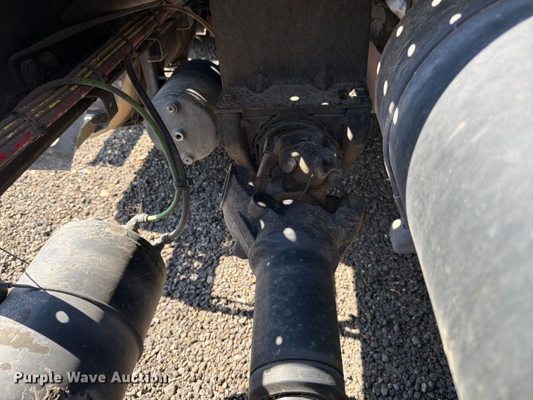 image for item ED5123 2019 Freightliner Cascadia  semi truck