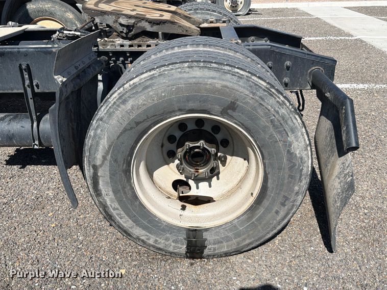 image for item ED5123 2019 Freightliner Cascadia  semi truck