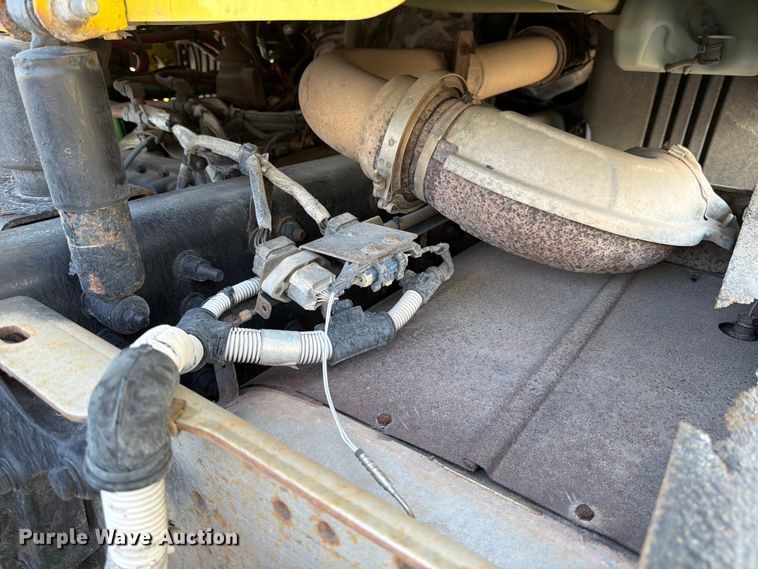 image for item ED5124 2017 Freightliner Cascadia semi truck