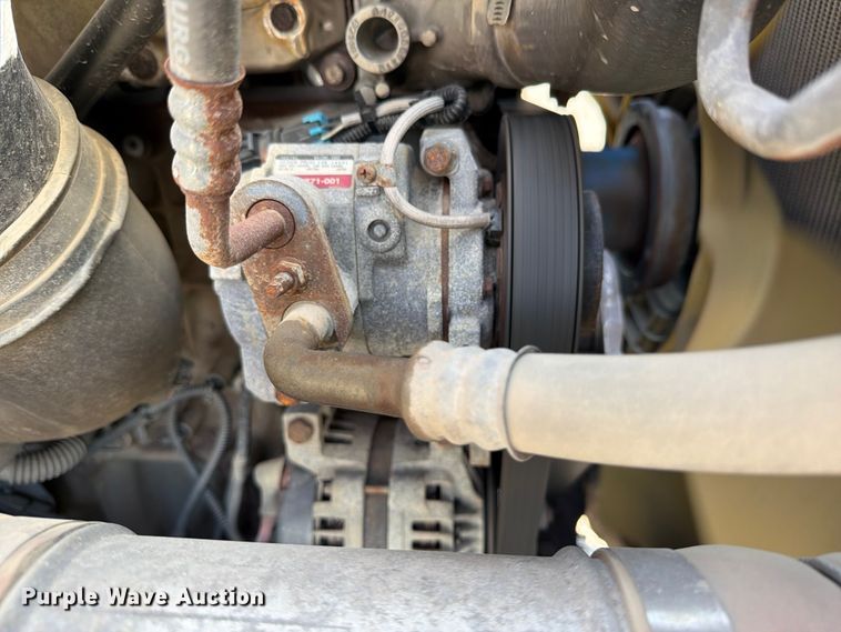 image for item ED5124 2017 Freightliner Cascadia semi truck