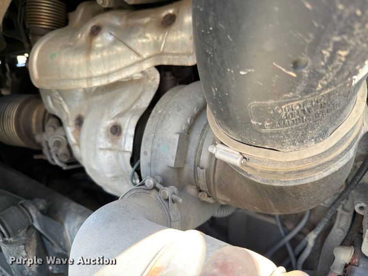 image for item ED5124 2017 Freightliner Cascadia semi truck