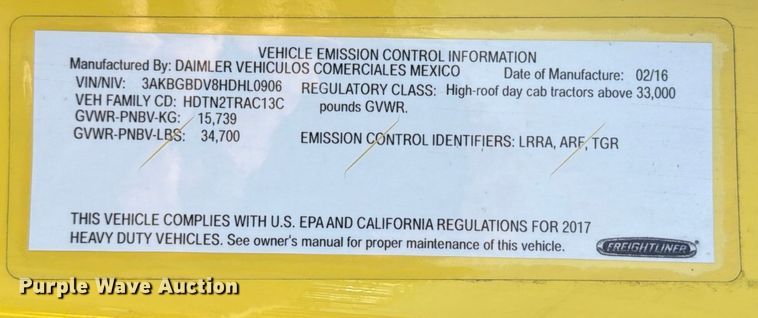 image for item ED5124 2017 Freightliner Cascadia semi truck