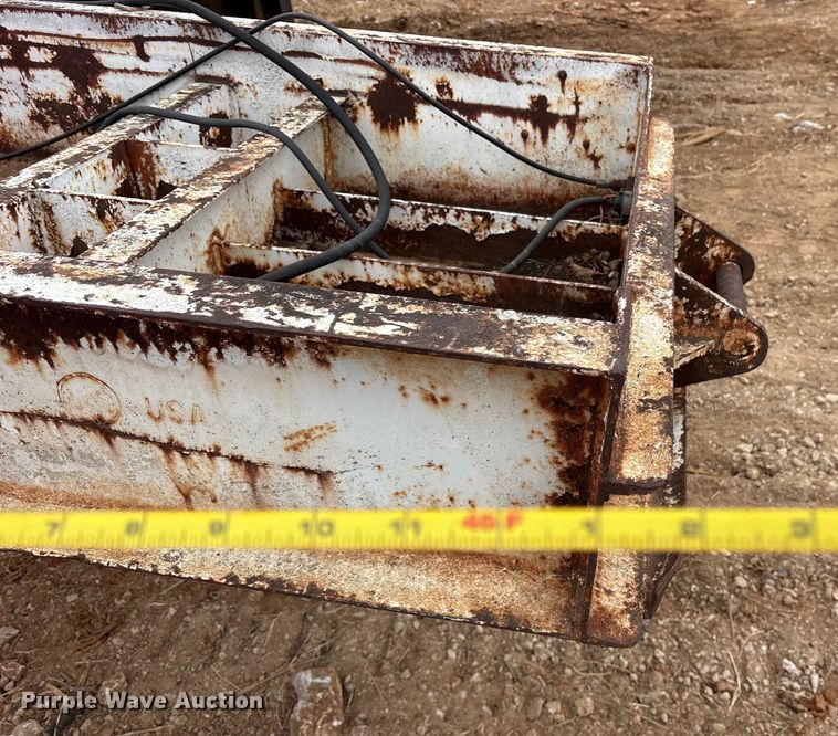 image for item EE0093 1973 Birmingham 415 DLA lowboy equipment trailer