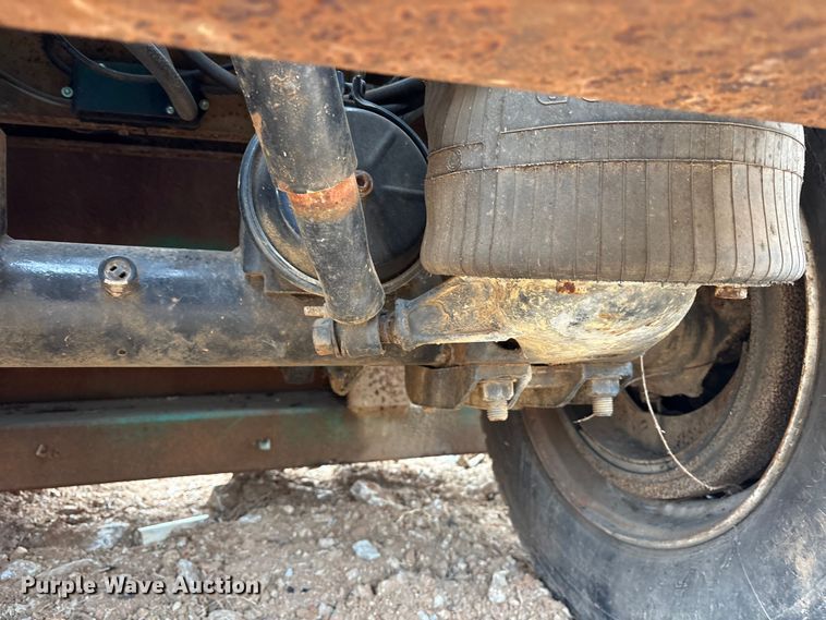 image for item EE0094 1976 Great Dane 5717GE extendable double drop deck equipment trailer