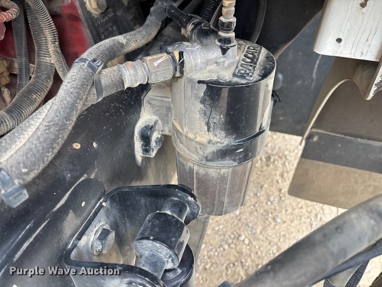 image for item EE0099 2015 Kenworth T800 semi truck