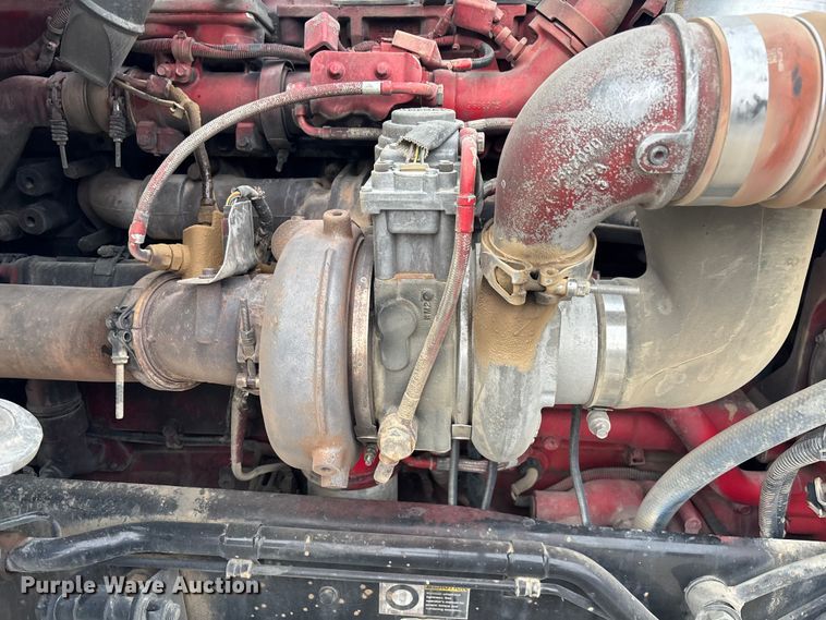 image for item EE0099 2015 Kenworth T800 semi truck