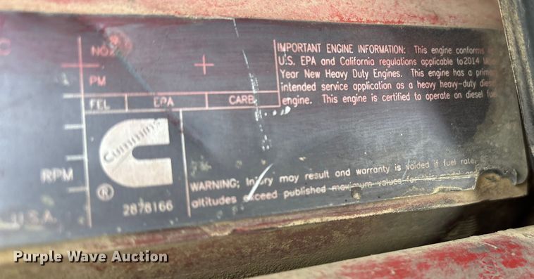 image for item EE0099 2015 Kenworth T800 semi truck