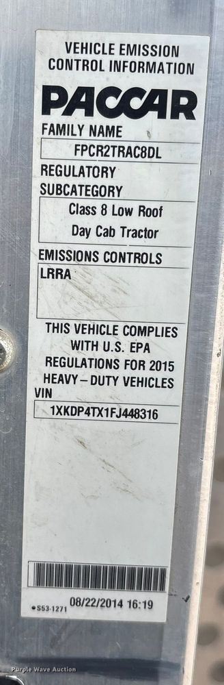 image for item EE0099 2015 Kenworth T800 semi truck