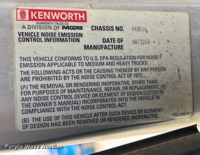 image for item EE0099 2015 Kenworth T800 semi truck