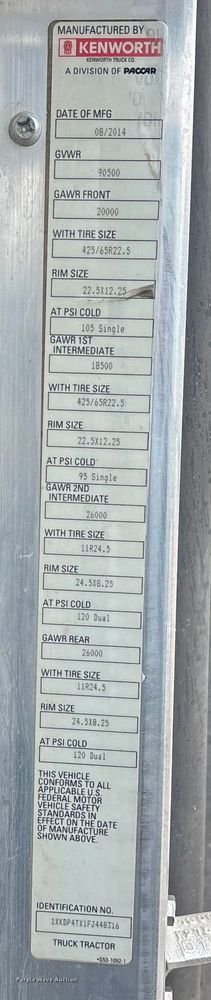 image for item EE0099 2015 Kenworth T800 semi truck