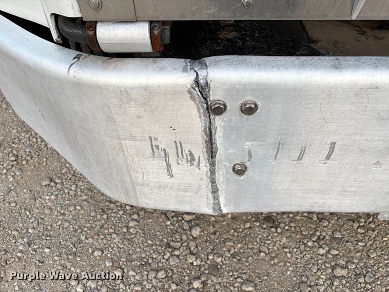 image for item EE1385 2000 Kenworth semi truck