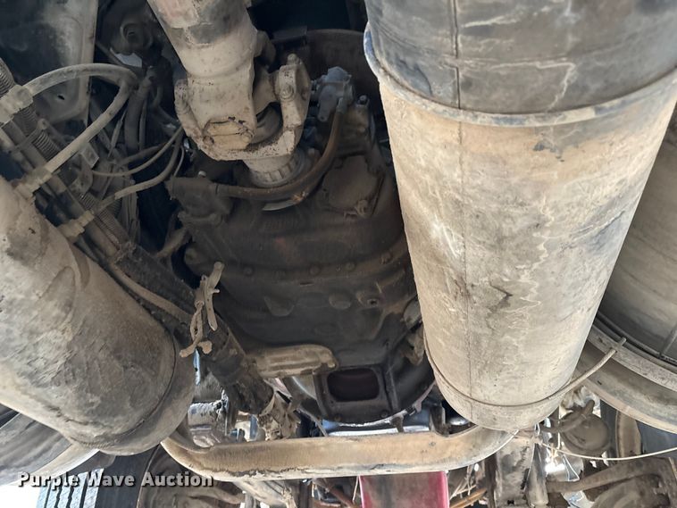 image for item EE1385 2000 Kenworth semi truck