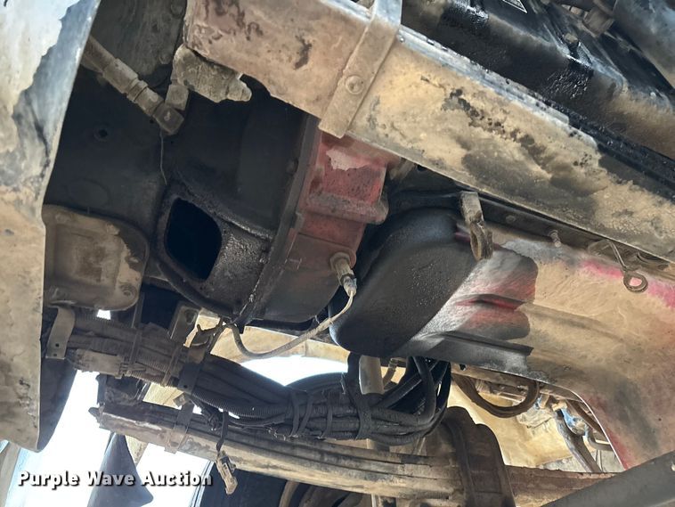 image for item EE1385 2000 Kenworth semi truck