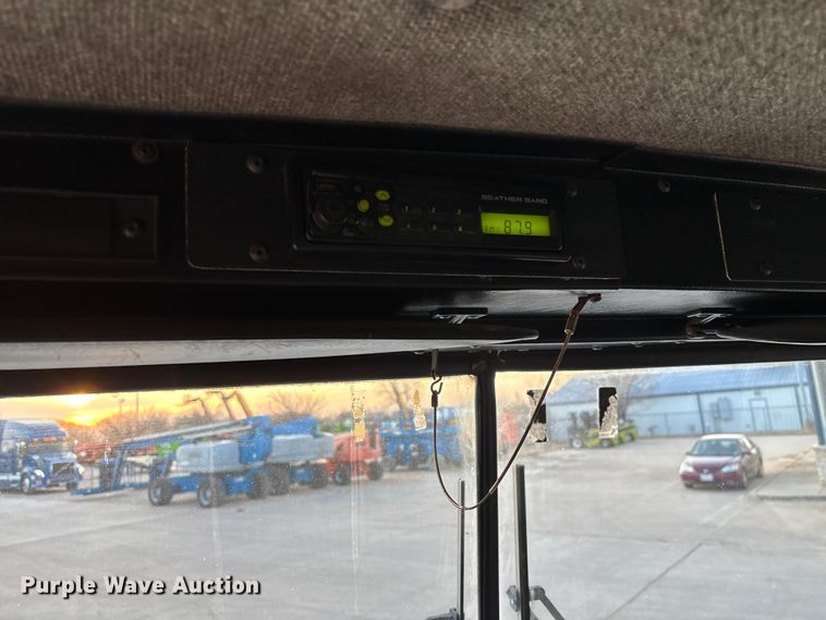 image for item EE1385 2000 Kenworth semi truck