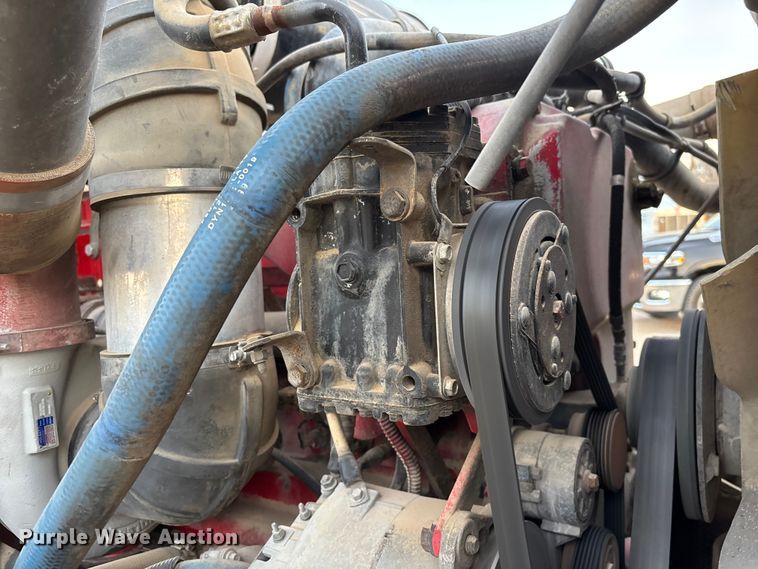 image for item EE1385 2000 Kenworth semi truck