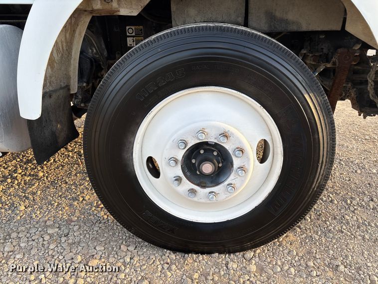 image for item EE1385 2000 Kenworth semi truck