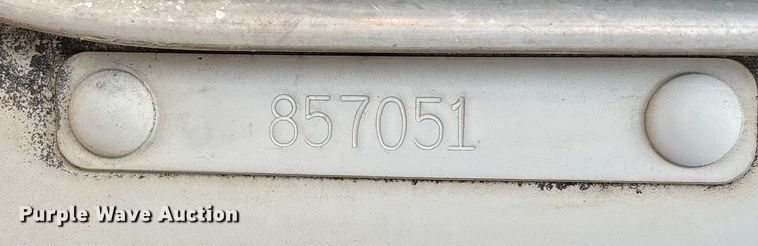 image for item EE1385 2000 Kenworth semi truck