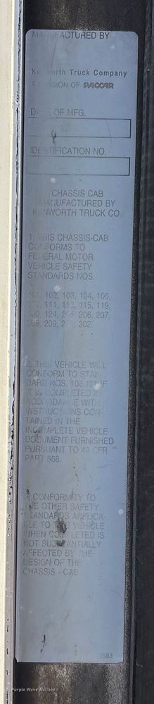 image for item EE1385 2000 Kenworth semi truck