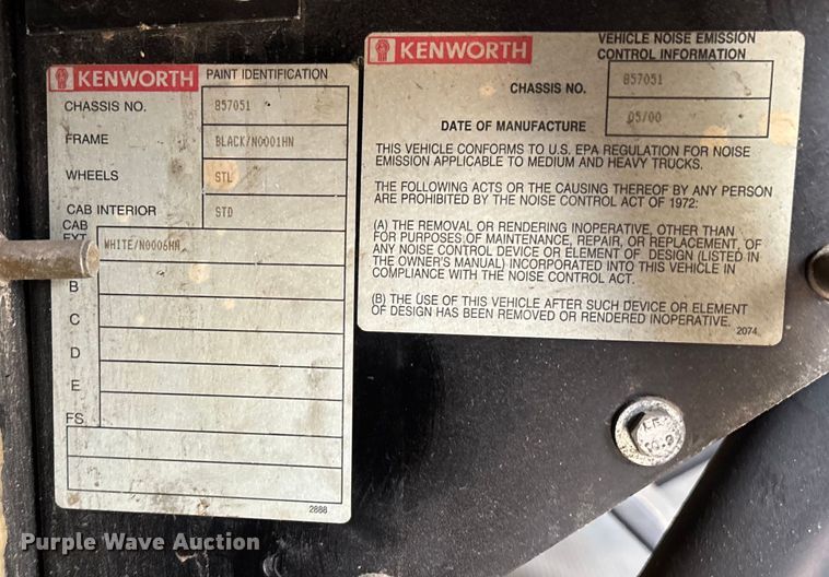 image for item EE1385 2000 Kenworth semi truck