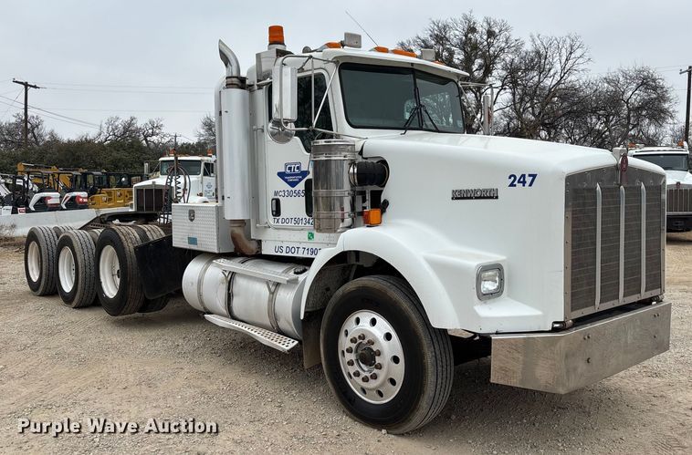 image for item EE1386 2006 Kenworth T800 