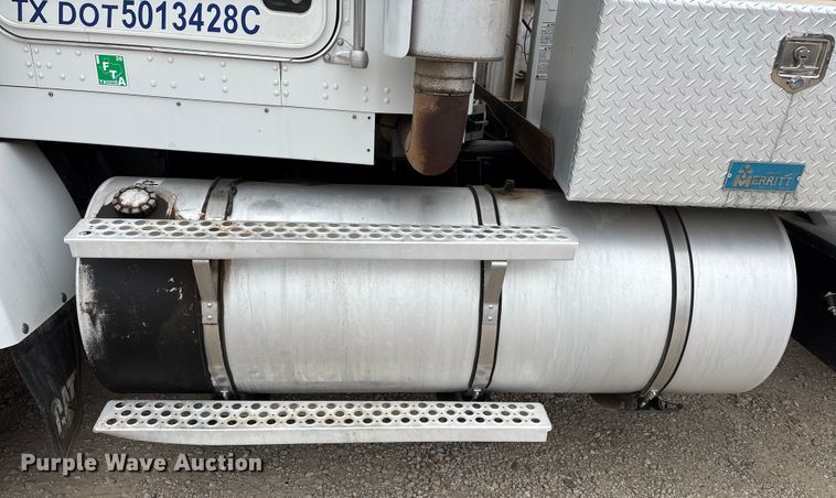 image for item EE1386 2006 Kenworth T800 