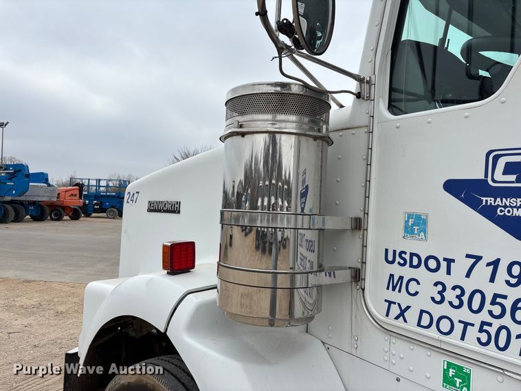 image for item EE1386 2006 Kenworth T800 