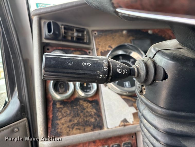 image for item EE1386 2006 Kenworth T800 