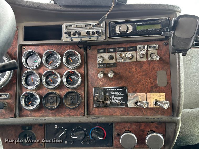 image for item EE1386 2006 Kenworth T800 