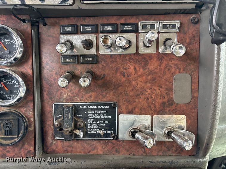 image for item EE1386 2006 Kenworth T800 