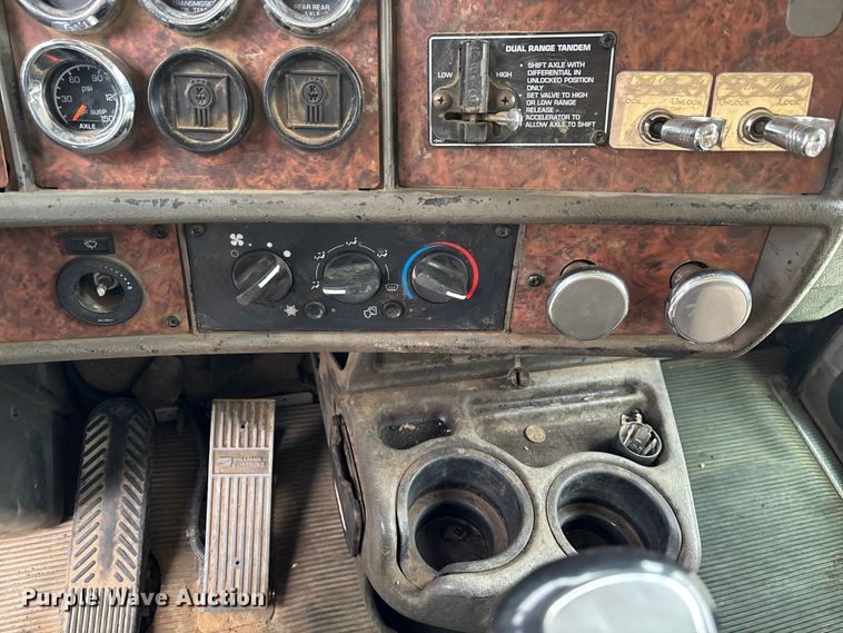 image for item EE1386 2006 Kenworth T800 