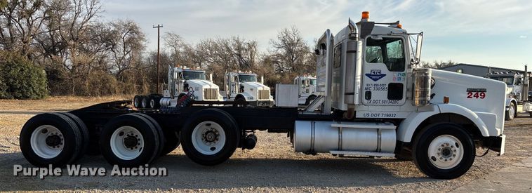 image for item EE1387 2006 Kenworth T800 semi truck