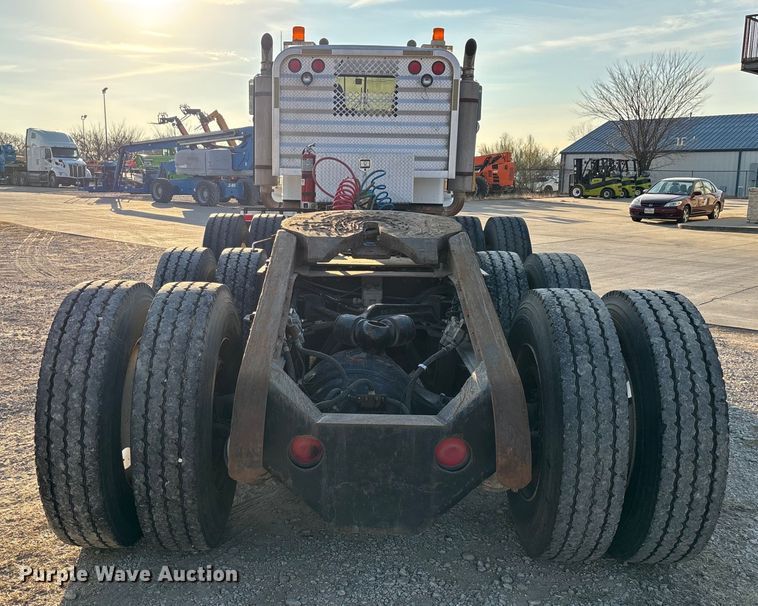 image for item EE1387 2006 Kenworth T800 semi truck