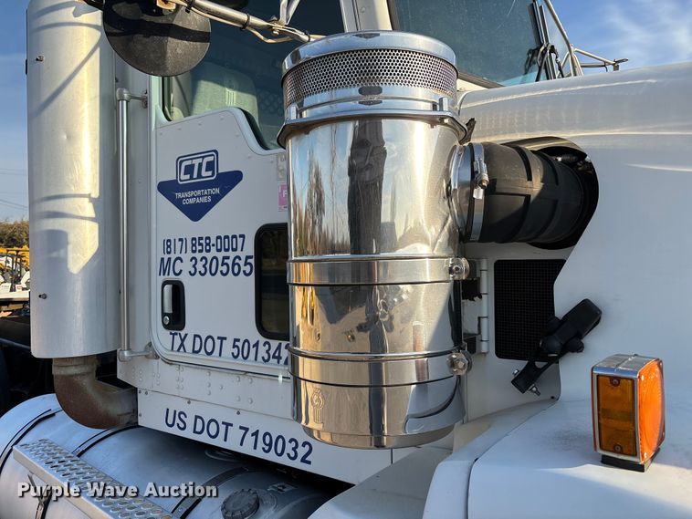 image for item EE1387 2006 Kenworth T800 semi truck