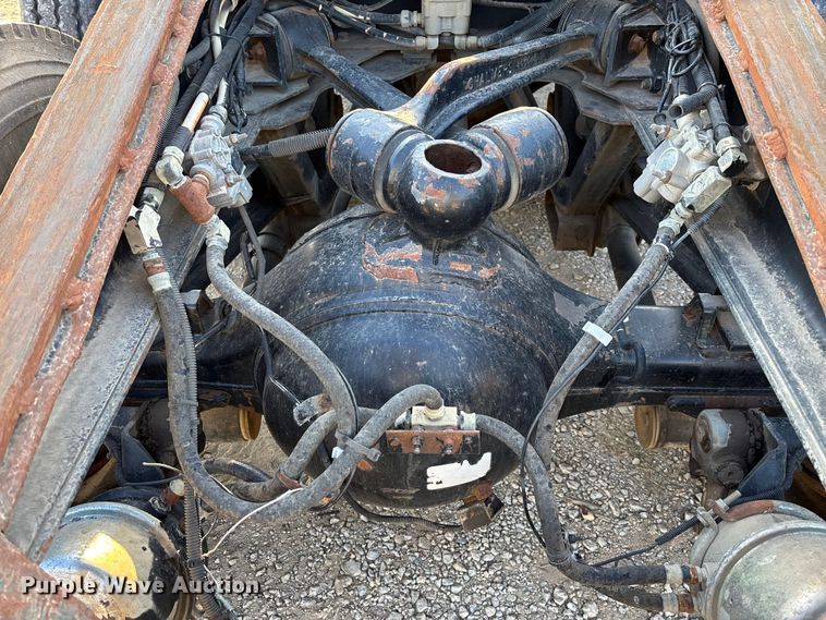 image for item EE1387 2006 Kenworth T800 semi truck