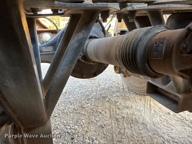 image for item EE1387 2006 Kenworth T800 semi truck