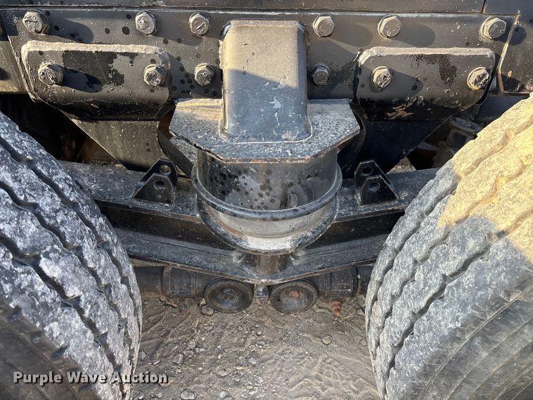 image for item EE1387 2006 Kenworth T800 semi truck