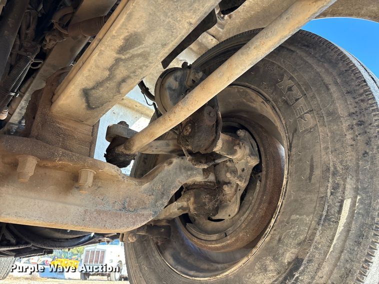 image for item EE1387 2006 Kenworth T800 semi truck