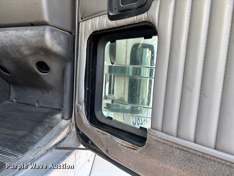 image for item EE1387 2006 Kenworth T800 semi truck