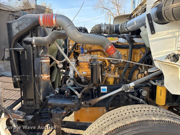 image for item EE1387 2006 Kenworth T800 semi truck