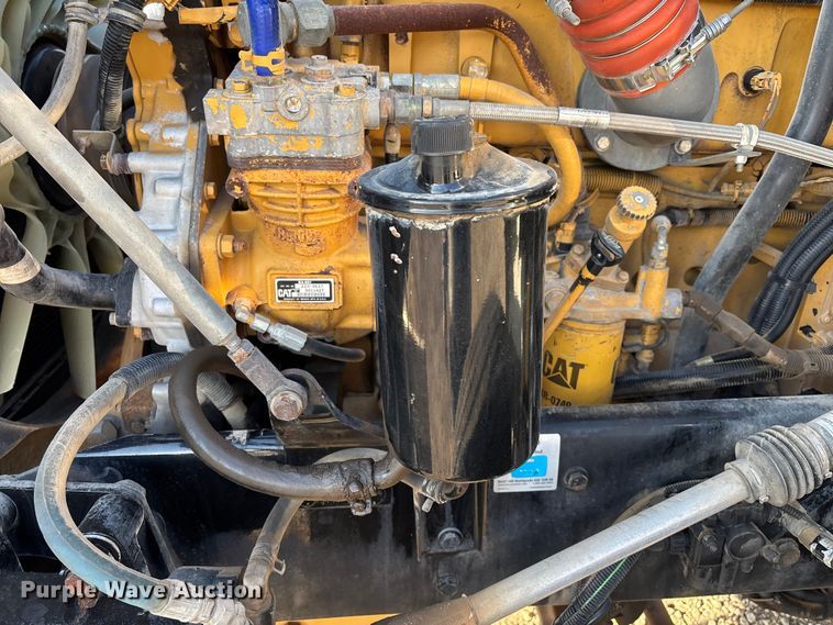 image for item EE1387 2006 Kenworth T800 semi truck