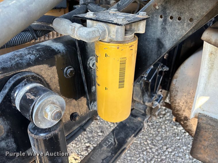 image for item EE1387 2006 Kenworth T800 semi truck