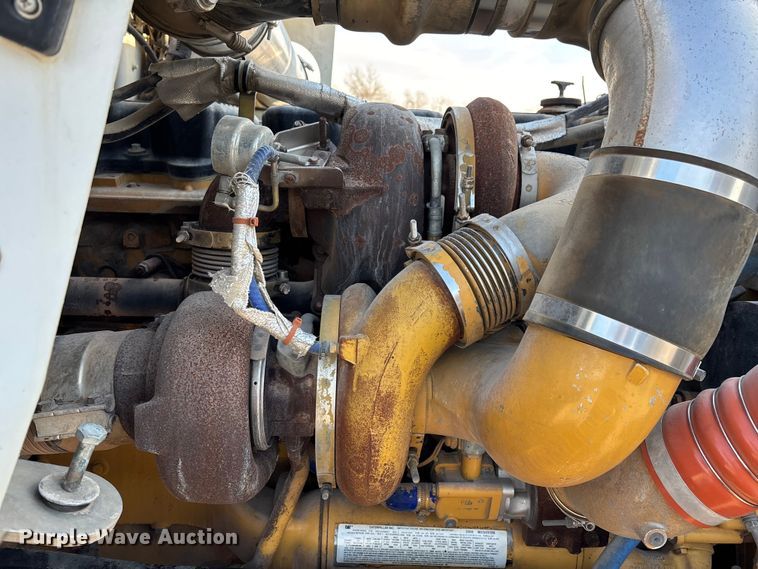 image for item EE1387 2006 Kenworth T800 semi truck