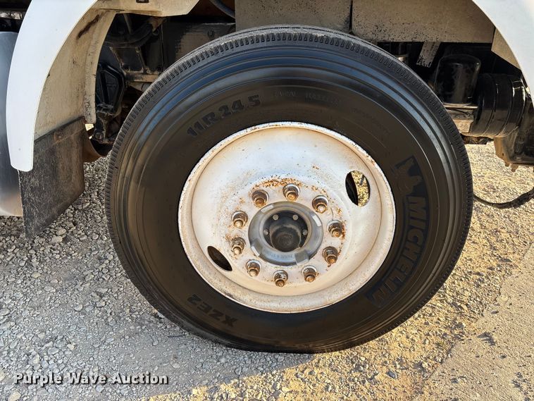 image for item EE1387 2006 Kenworth T800 semi truck