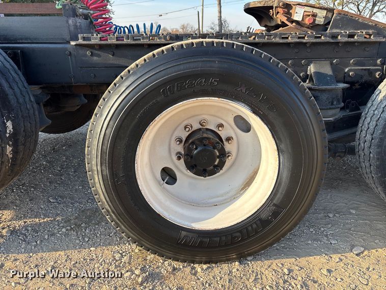 image for item EE1387 2006 Kenworth T800 semi truck