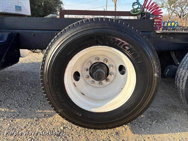 image for item EE1387 2006 Kenworth T800 semi truck